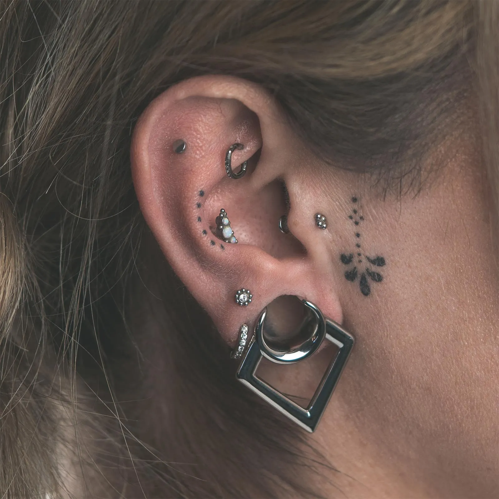 Geometric Diamond Hanger Surgical Steel Saddle Ear Weight