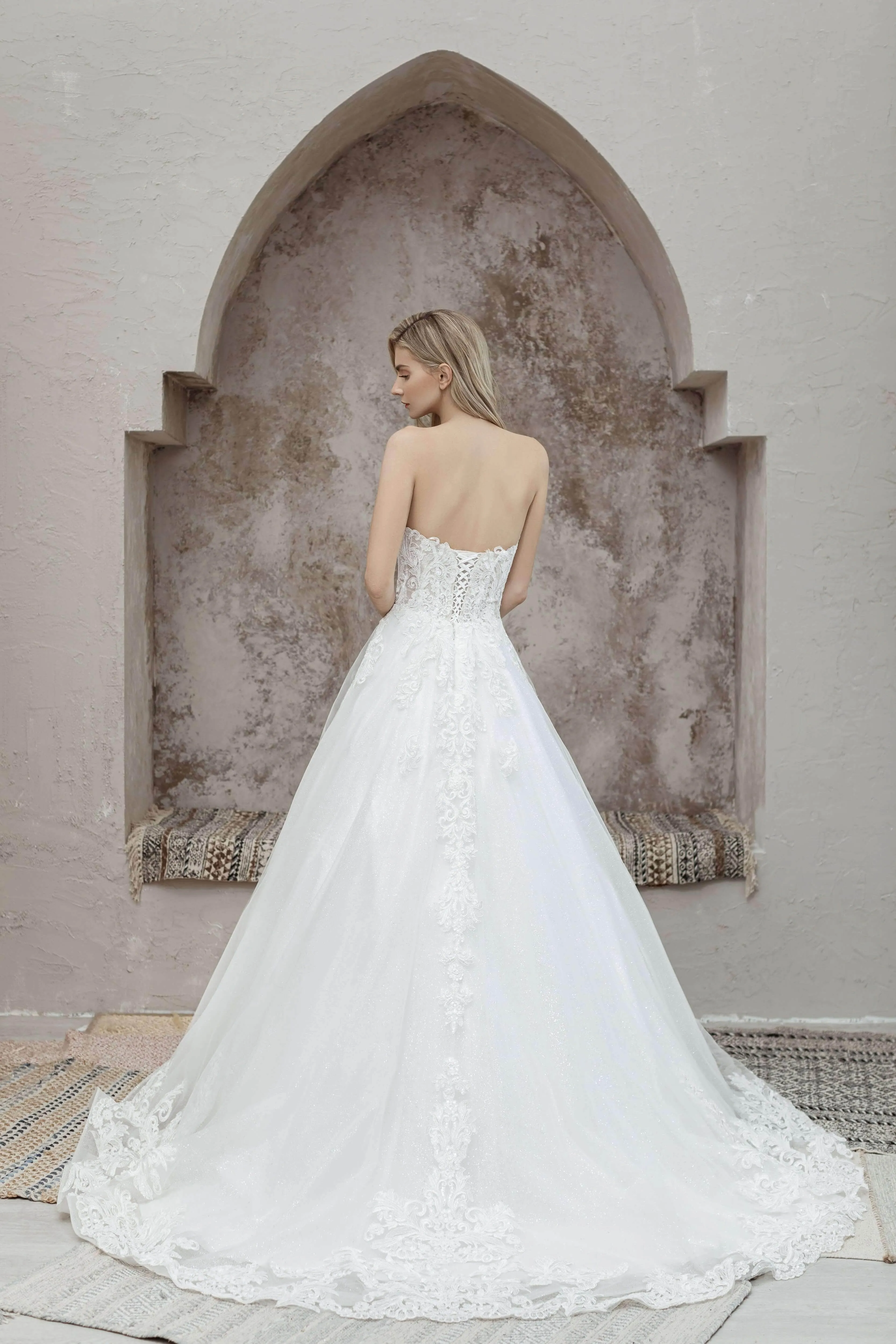 Magnolia White: Amaryllis