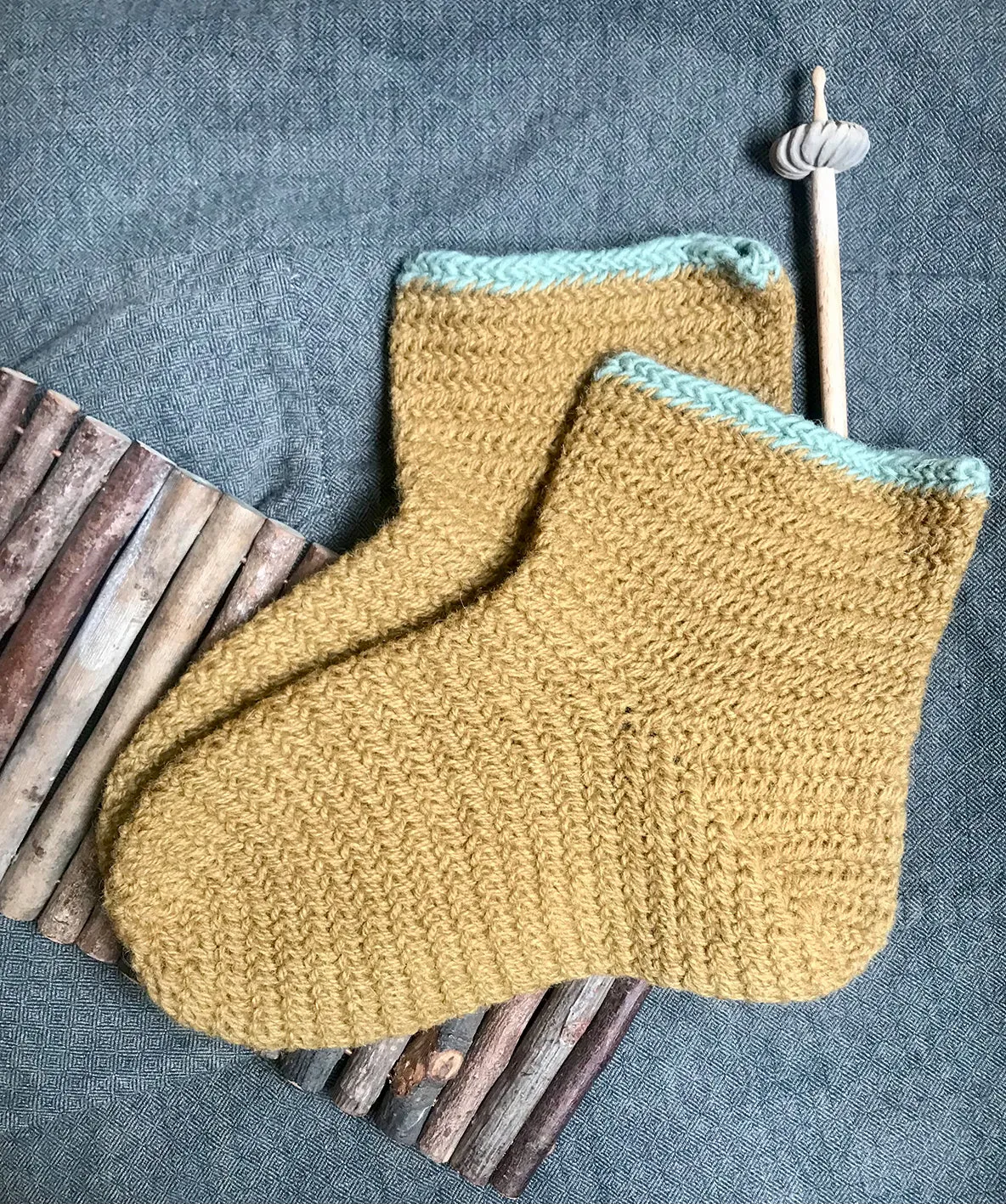 Nalbinding socks / Needle binding socks