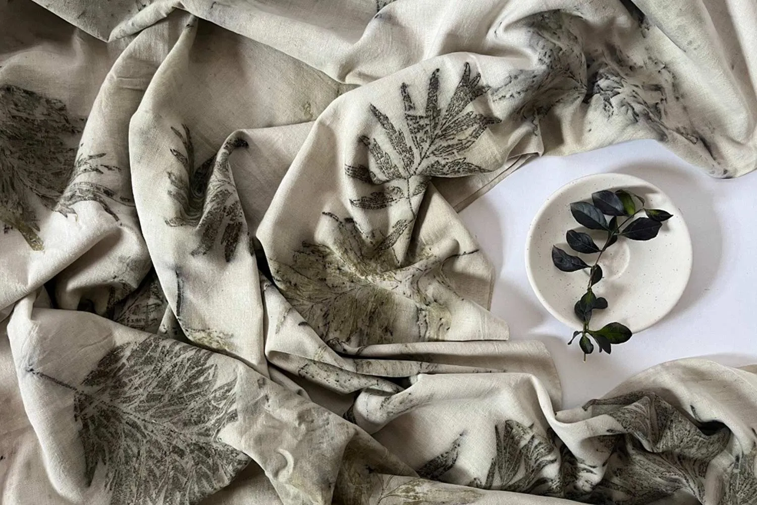 SHINY OAKS - 100% HANDLOOM COTTON FABRIC