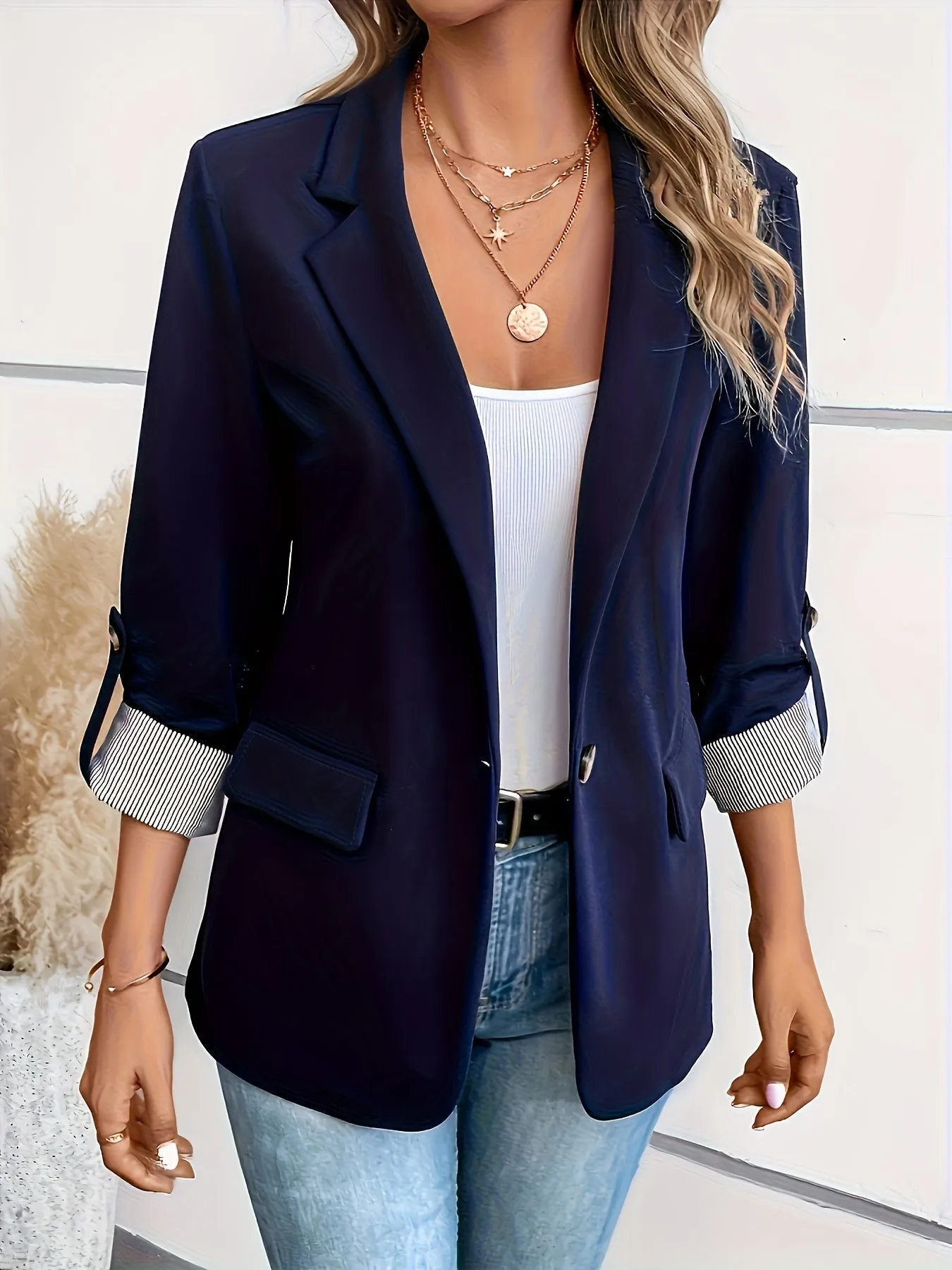 Women's Elegant Business Blazer with Side Pockets and Notch Collar | Ideal for All Seasons